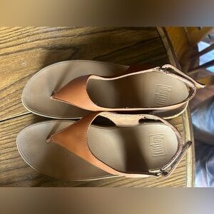 Fitflop Skylar sandal size 8 brown